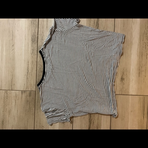 Volcom crop top - Picture 3 of 3